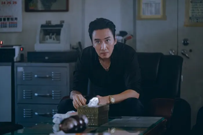 Lee Kwang-soo in a tense villain scene from Gold Land Korean thriller